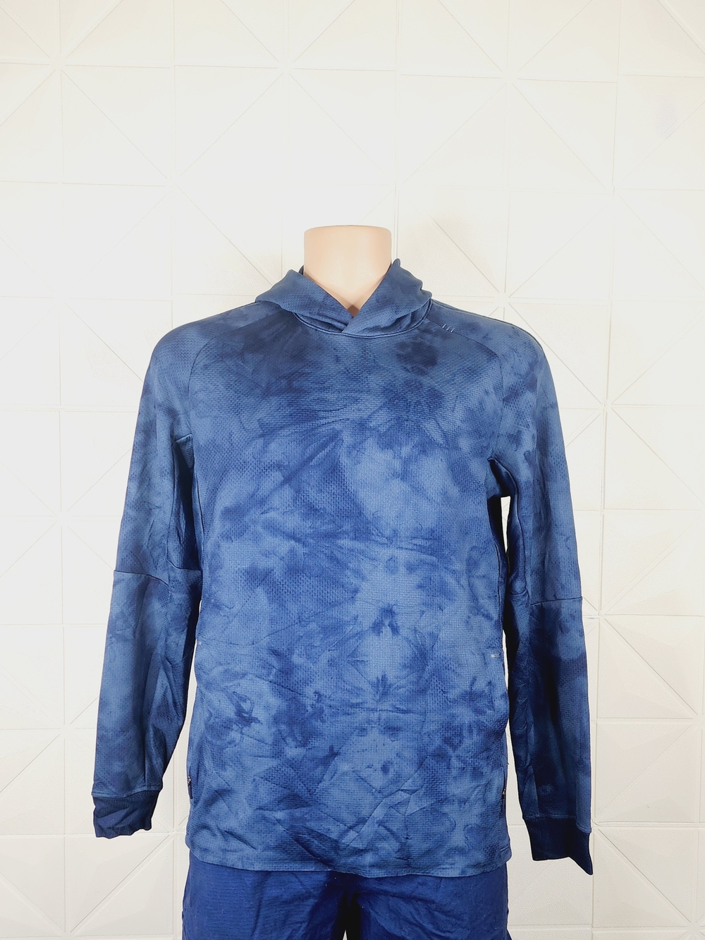 Lululemon Textured Tech Hoodie Blue Tie Dye Performance Pullover Diamond Large